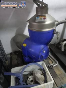 Centrfuga separadora am ao inox para separar as fases do sangue animais Alfa Laval