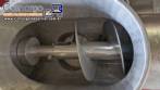 Silo de transferncia com rosca helicoidal transportadora inclinada em inox Maqinox