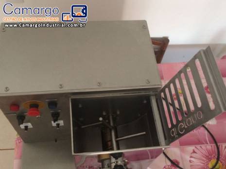 Extrusora de massas em inox com batedor Di Grano Extrusora de massas em inox com batedor Di Grano