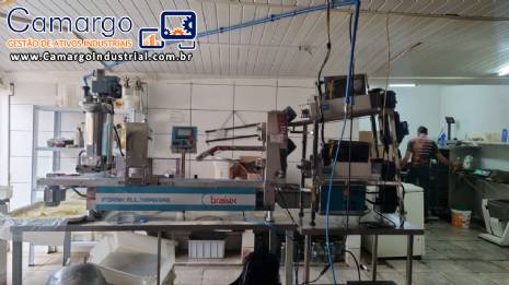 Formadora modeladora e recheadora automática com alimentador extrusora contínua Bralyx Formix Multimassas para produtos laminados Formadora modeladora e recheadora automática com alimentador extrusora contínua Bralyx Formix Multimassas para produtos laminados