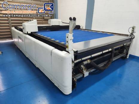 Máquina de corte com faca tangencial GERBERcutter Máquina de corte com faca tangencial GERBERcutter