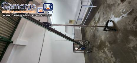 Rosca helicoidal transportadora inclinada em inox JHM com silo receptor Rosca helicoidal transportadora inclinada em inox JHM com silo receptor