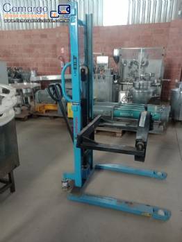 Tombador empilhadeira gira tambor Paletrans 300 kg Tombador empilhadeira gira tambor Paletrans 300 kg